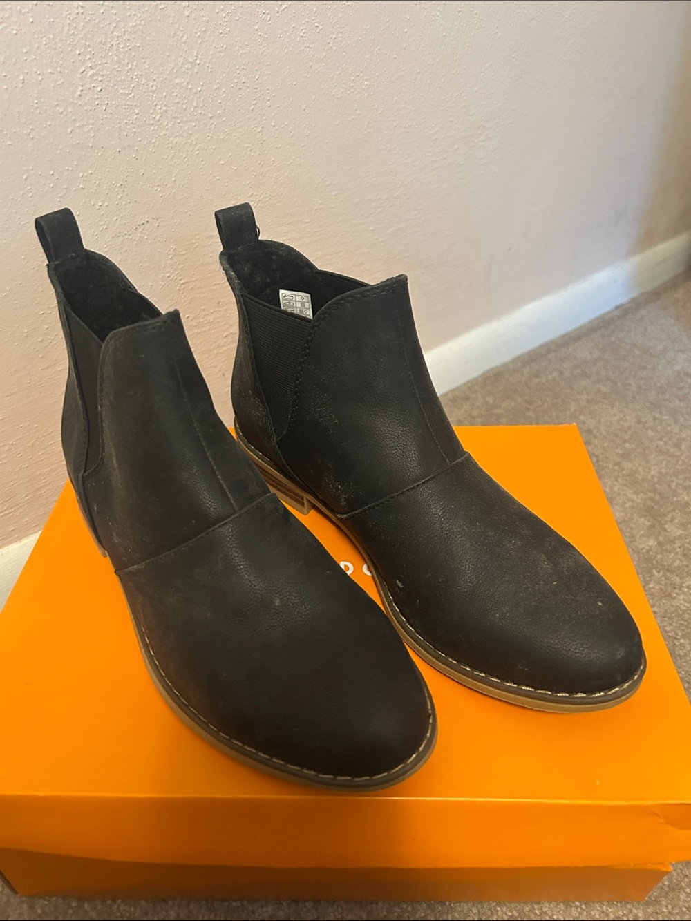 Women's Black Chelsea Ankle Boots - Classic Slip-On Stylew